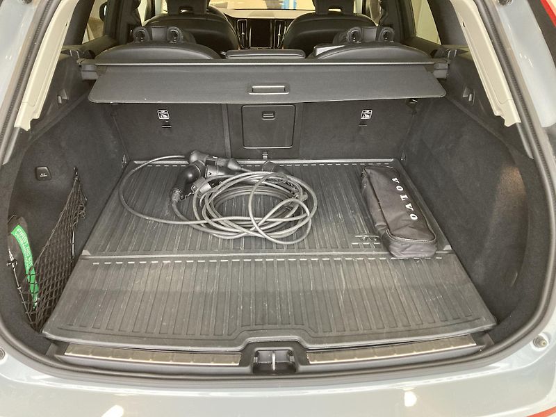 Volvo XC60 T6 eAWD Recharge Ultra Dark  - fotka 10 z 36