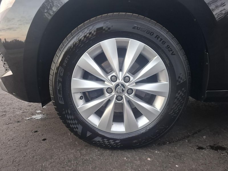 Škoda Kamiq (2020) 1.0TSi 85kW,DSG,vyhř.sedačky - fotka 16 z 18