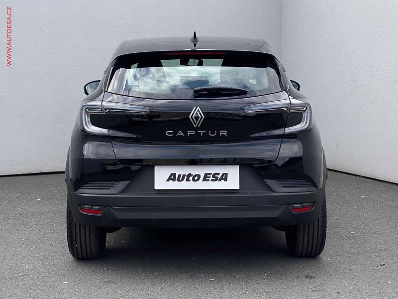 Renault Captur (2025) 1.0 TCe, 1.maj,ČR, LED - fotka 5 z 18
