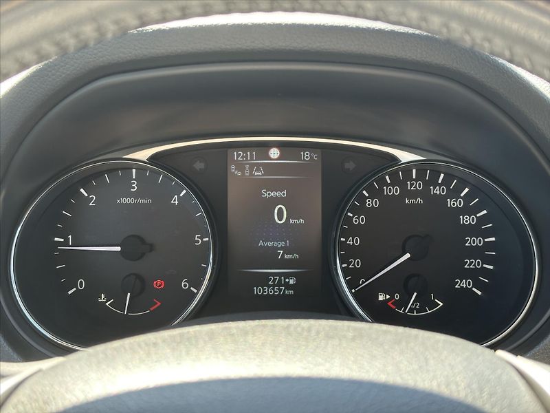 Nissan X-Trail 1,6 dCi 96kw 4WD Kůže Panorama - fotka 19 z 39