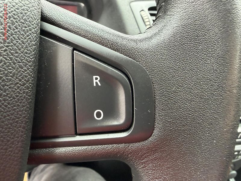 Renault Mégane (2010) 1.4TCe, Navi, +ALU - fotka 13 z 20