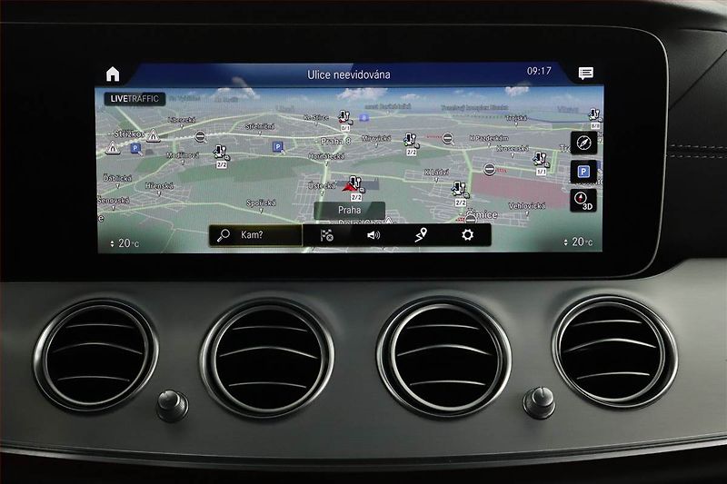 Mercedes-Benz Třídy E (2021) AMG Paket E 300 e 4MATIC - fotka 19 z 31