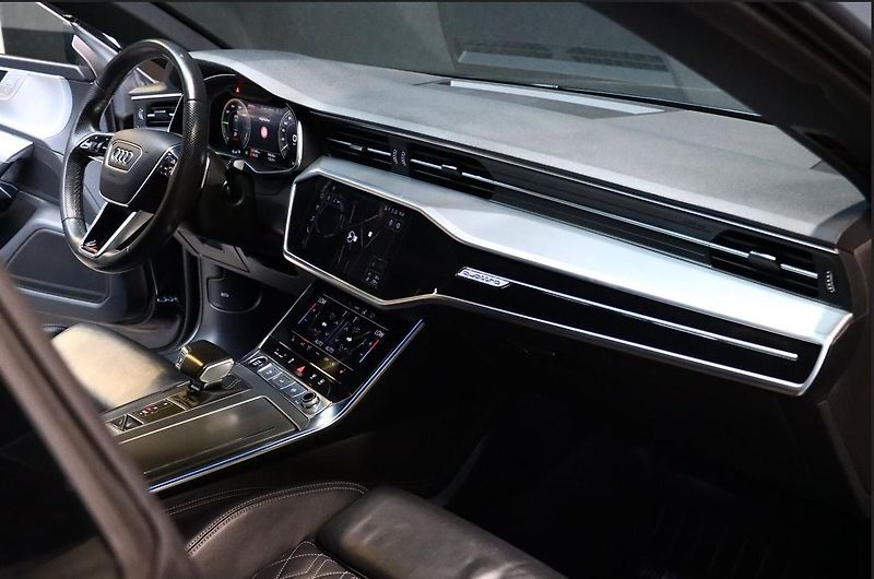 Audi A7 55 TFSI e quattro Matrix B&O - fotka 15 z 26