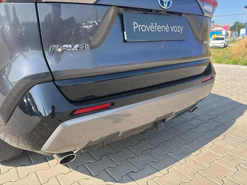 Toyota RAV4 2.5 HSD e-CVT AWD Selection - fotka 28 z 28