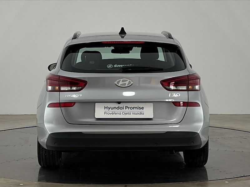 Hyundai i30 Smart DCT - fotka 23 z 30