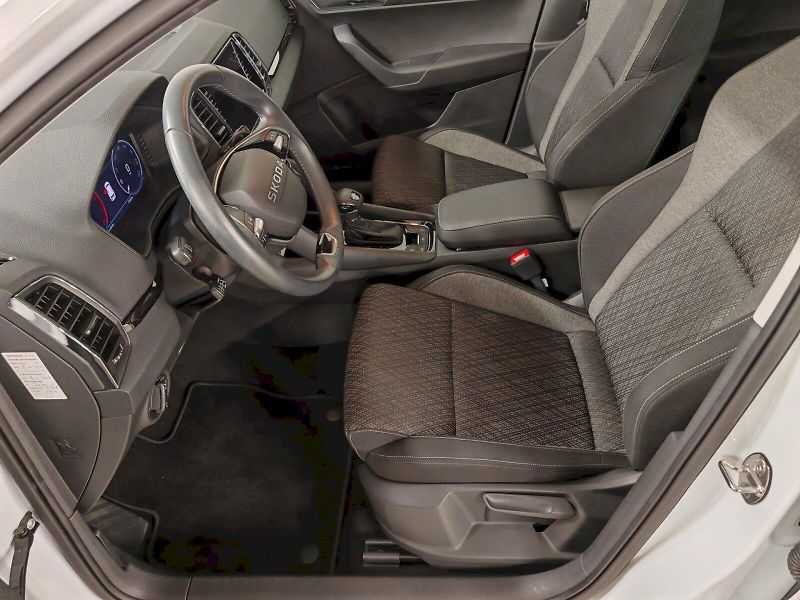 Škoda Karoq (2025) 2.0 TDI 110 kW DSG 4x4 Top Sel - fotka 21 z 31
