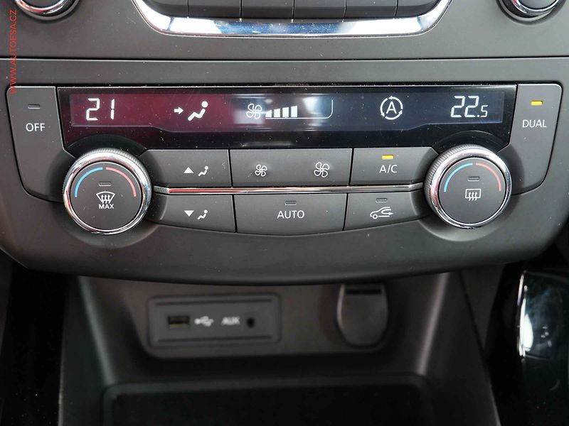 Renault Kadjar (2016) 1.2TCe, ČR, AC, tempo, park - fotka 15 z 18