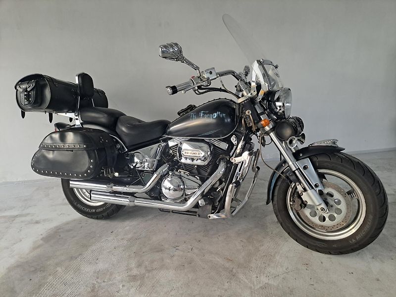 Suzuki VZ 800 Marauder - fotka 1 z 19