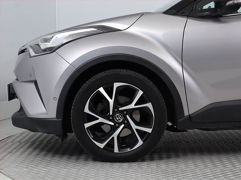 Toyota C-HR (2017) 1.2 Turbo, Automat, Navi - fotka 13 z 20