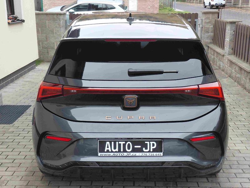 Cupra Born 170kW XL-BAT-77kWh SOH-93,4% - fotka 4 z 8