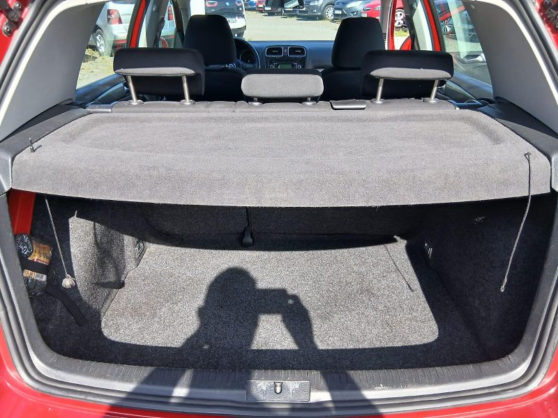 Volkswagen Golf 6, 1.4i, 59kw, alu - fotka 35 z 37