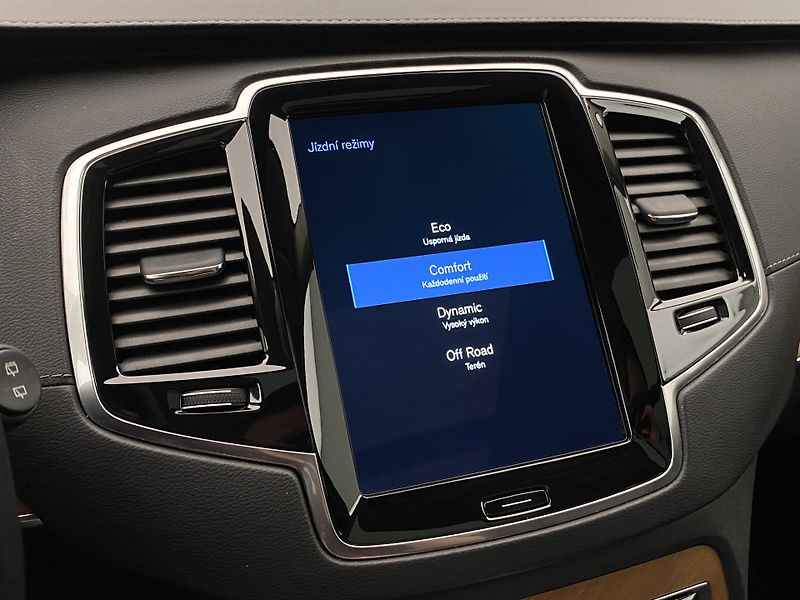 Volvo XC90 B5 AWD INSCRIPTION REZERVACE - fotka 46 z 46