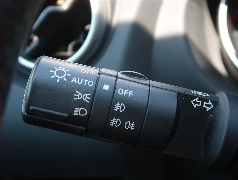Nissan Qashqai (2013) 2.0, Automat, ČR,1.maj - fotka 17 z 21
