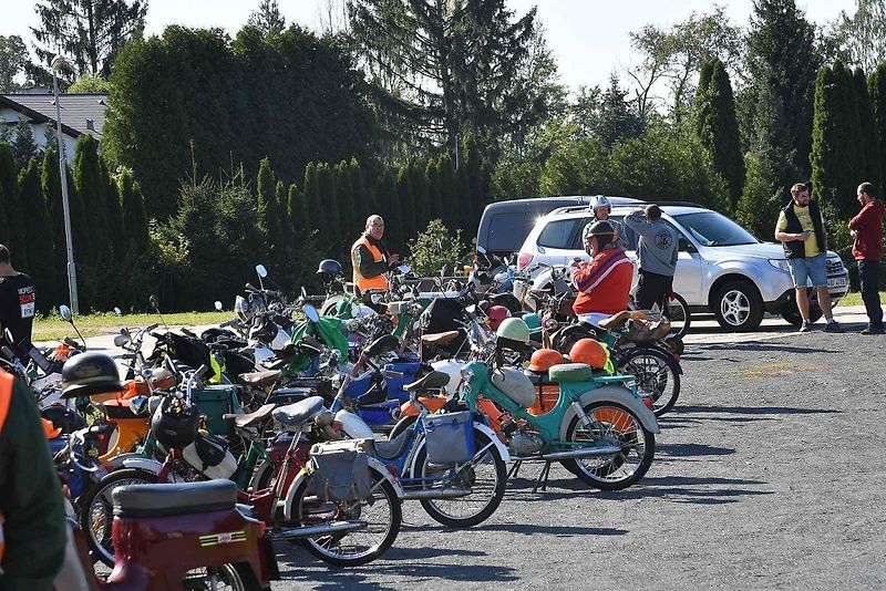 Kublovský sraz mopedů