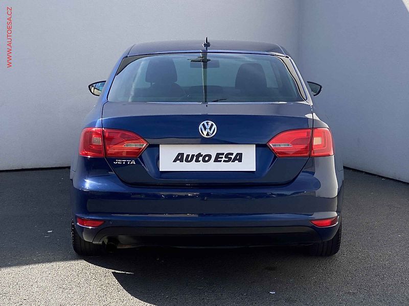 Volkswagen Jetta (2012) 1.2 TSi, Match, +kola - fotka 5 z 18