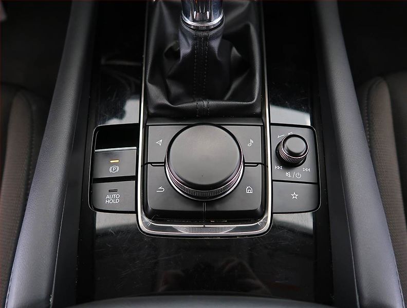 Mazda 3 (2019) 2.0 Skyactiv-G - fotka 17 z 21