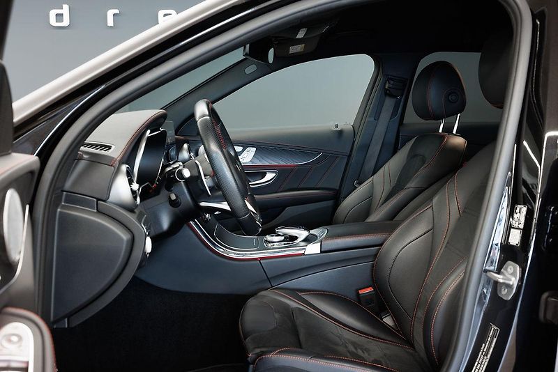 Mercedes-Benz Třídy C (2019) C43 AMG V6 Biturbo 4Matic - fotka 39 z 44