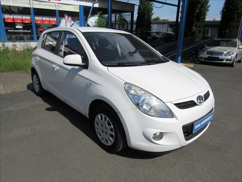 Hyundai i20 1,2 i 57kW - fotka 3 z 24