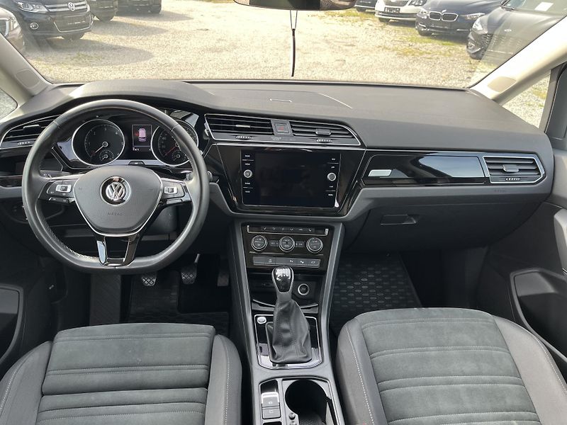 Volkswagen Touran (2020) 2.0TDi 110KW 7-Míst Highline  - fotka 26 z 28