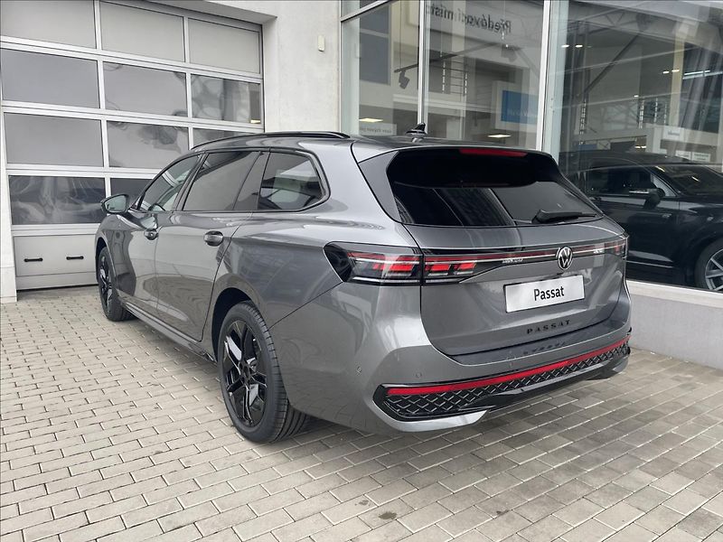 Volkswagen Passat (2025) 1,5 TSI 200 kW eHybrid  R-Line - fotka 7 z 16
