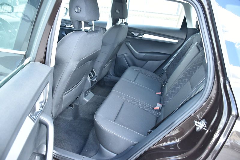 Škoda Karoq (2019) AMBITION 2.0 TDI 110 kW 4X4 - fotka 26 z 32