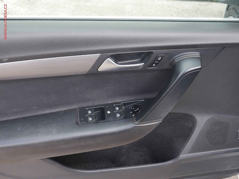 Volkswagen Passat (2011) 2.0 TDi, ČR, Comfortline, DSG - fotka 16 z 18