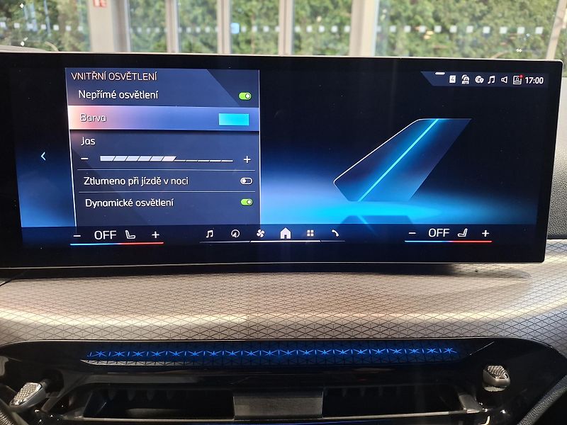 BMW Řada 3 320d xDrive Touring M-Sport - fotka 22 z 29