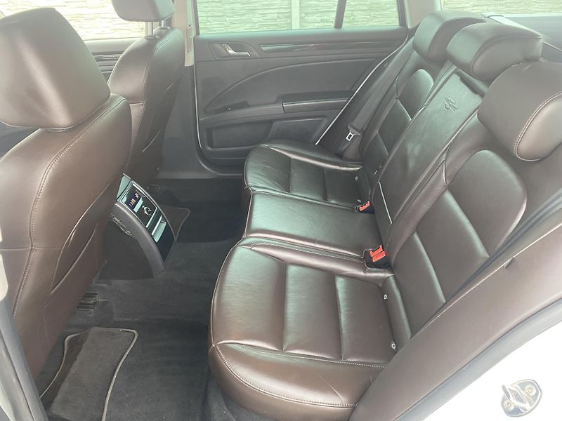 Škoda Superb 2.0TDi 4x4 170PS DSG L+K COMBI - fotka 101 z 158