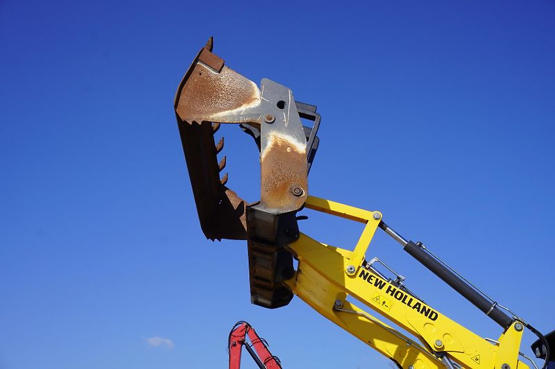 New Holland (2021) B 115 C backhoe loader - fotka 22 z 30