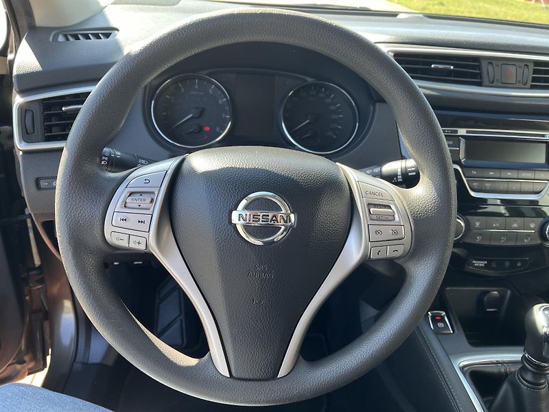 Nissan Qashqai 1.2 85 kW ČR - fotka 20 z 29
