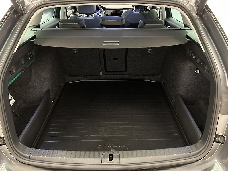 Škoda Octavia 1.5 TSI Top selection - fotka 24 z 25