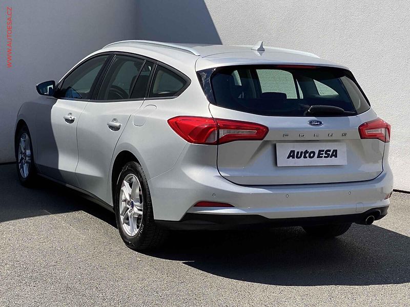 Ford Focus (2018) 1.5 TDCi, AC, navi, park - fotka 6 z 19