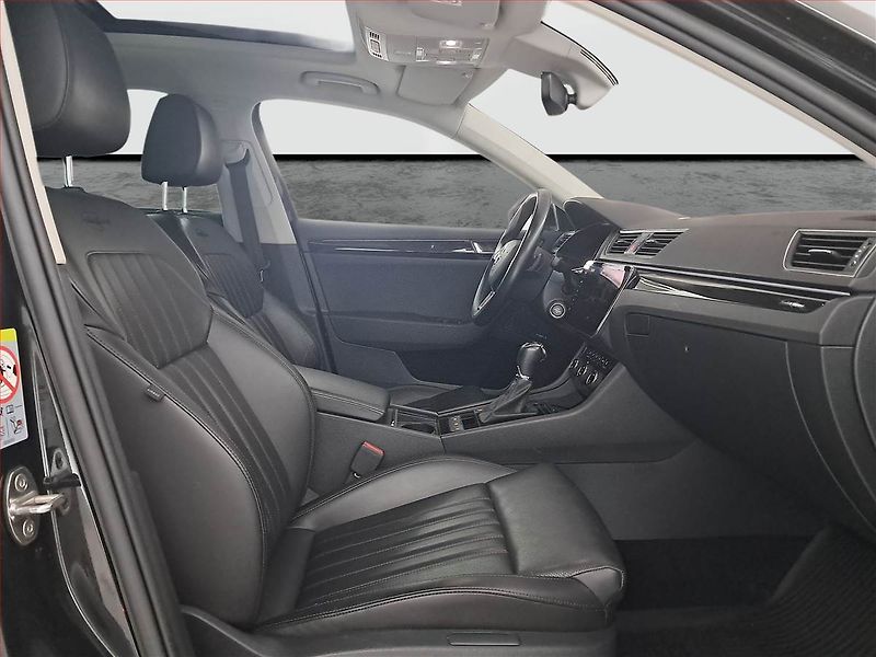 Škoda Superb (2018) Laurin&Klement 2.0 TSI - fotka 9 z 22