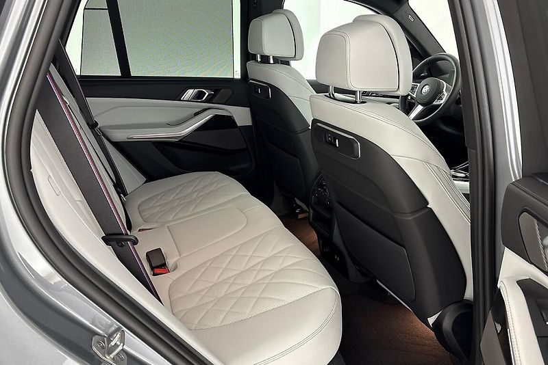 BMW X5 xDrive30d - fotka 14 z 30