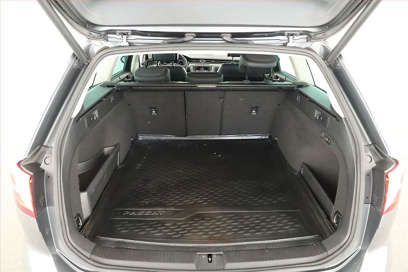 Volkswagen Passat (2017) Alltrack 2.0 BiTDI, 4X4 - fotka 17 z 18