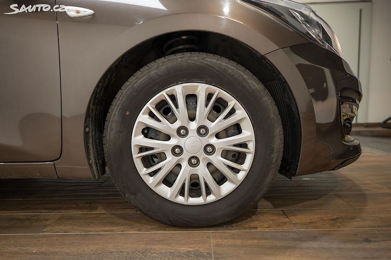 Kia Ceed 1.4 CVVT 74 kW serv.kniha - fotka 25 z 27