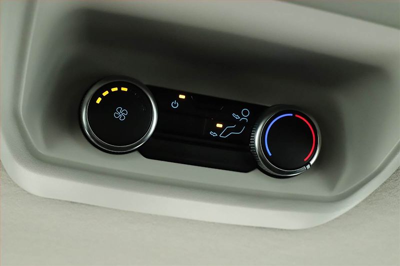 Ford Transit Custom (2025) 2.0 EcoBlue - fotka 11 z 20