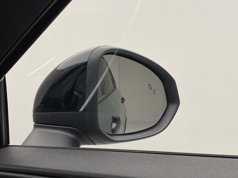 Lynk & Co 01 (2025) MORE PHEV AUT CZ 1.maj - fotka 33 z 90