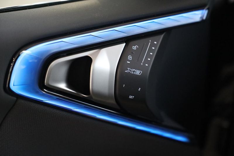 BMW X3 xDrive 40d - fotka 13 z 18