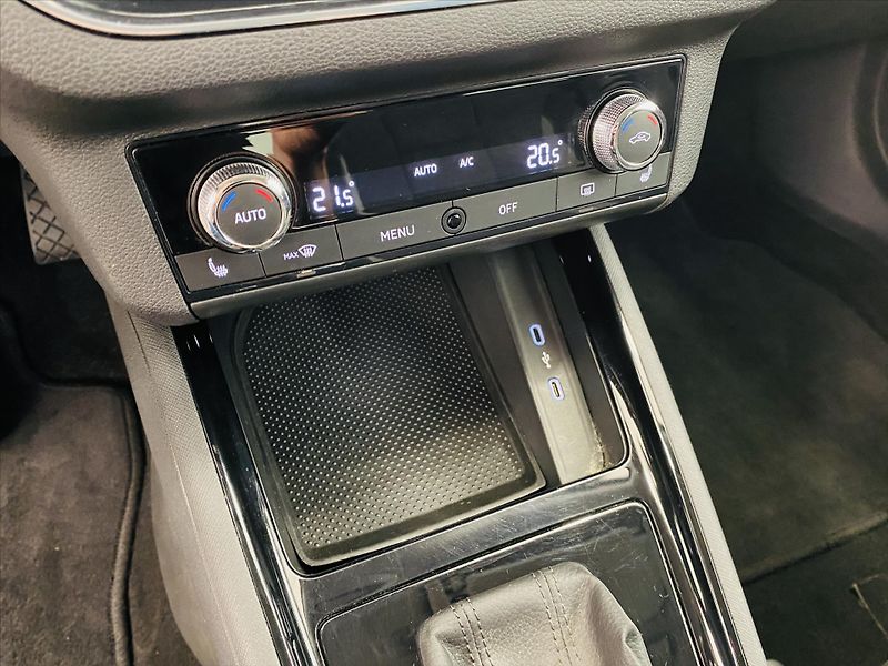 Škoda Scala 1,5 TSI 110kW DSG Style - fotka 15 z 25