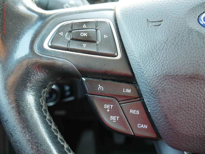 Ford Focus (2015) 1.5 TDCi, ČR, AC, temp - fotka 13 z 20
