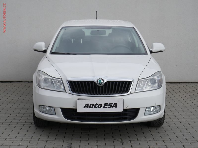 Škoda Octavia (2011) 1.2TSi, 2.maj,ČR, Ambition - fotka 2 z 15