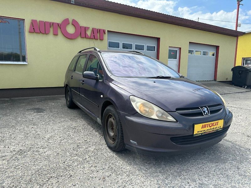 Peugeot 307 1.6i 80kw/2 sady pneu - fotka 1 z 17