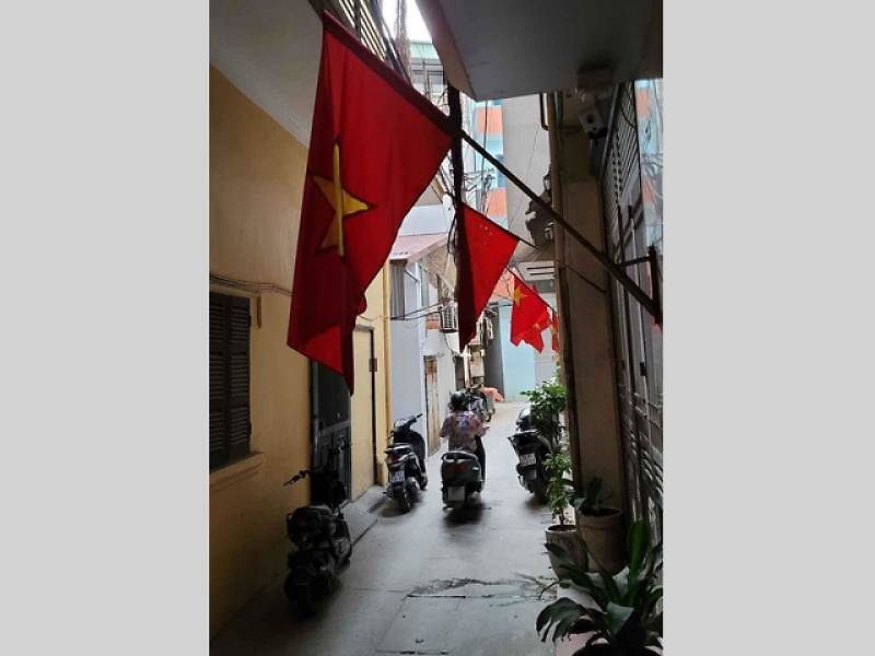 Jeden z prvních vozů Škoda na území Vietnamu. Právě ten jsem zkoušel v ulicích hlavního města