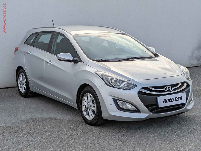 Hyundai i30 (2014) 1.6CRDi, ČR, AC, navi, park - fotografie inzerátu
