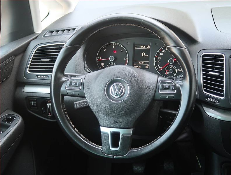Volkswagen Sharan (2012) 2.0 TDI, Xenony, Tempomat - fotka 18 z 28