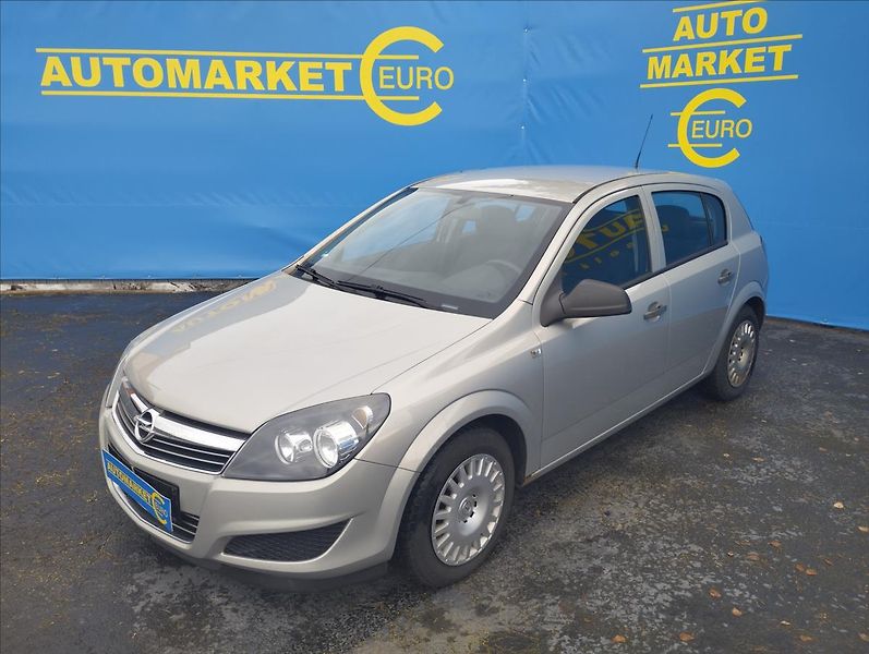 Opel Astra 1,4 66KW - fotka 1 z 13