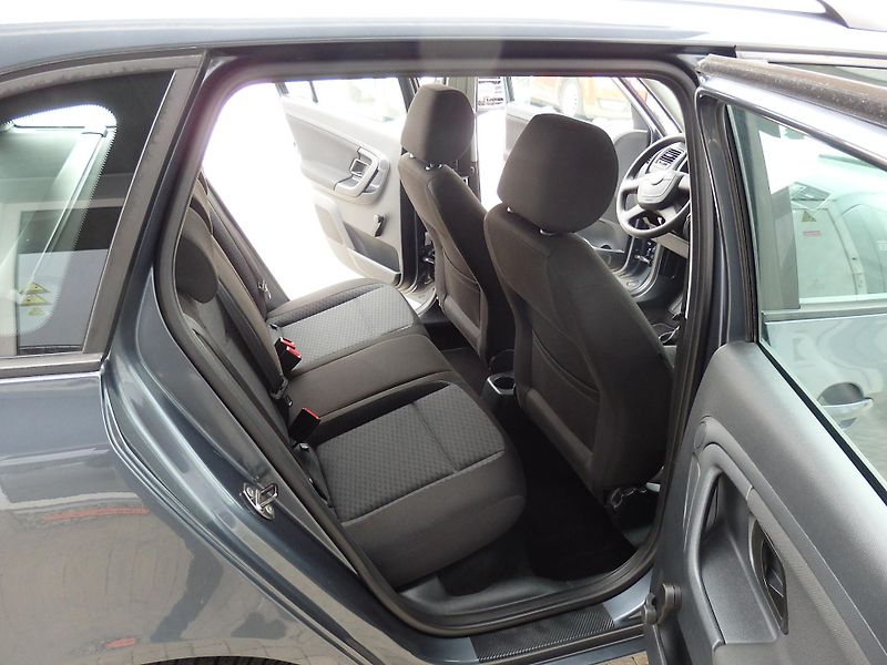 Škoda Fabia 1.2 TSI WEBASTO, DIGI. KLIMA - fotka 9 z 26