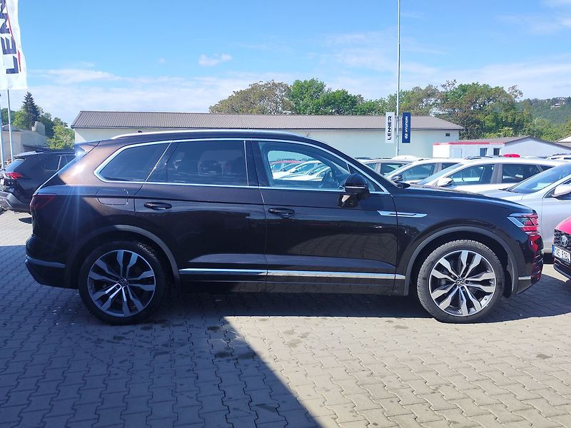 Volkswagen Touareg 3.0 TDi/210kW Elegance AT 4x4 - fotka 4 z 39
