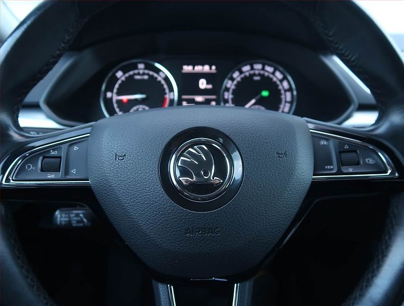 Škoda Superb (2020) Ambition 2.0 TDI, Automat - fotka 17 z 19